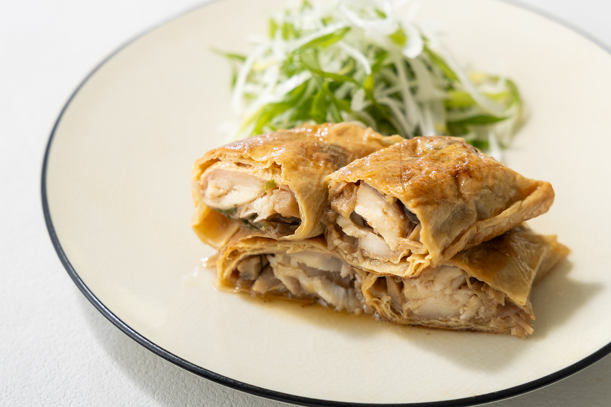 長崎県産 真鯛とキノコと生ハムの湯葉巻き