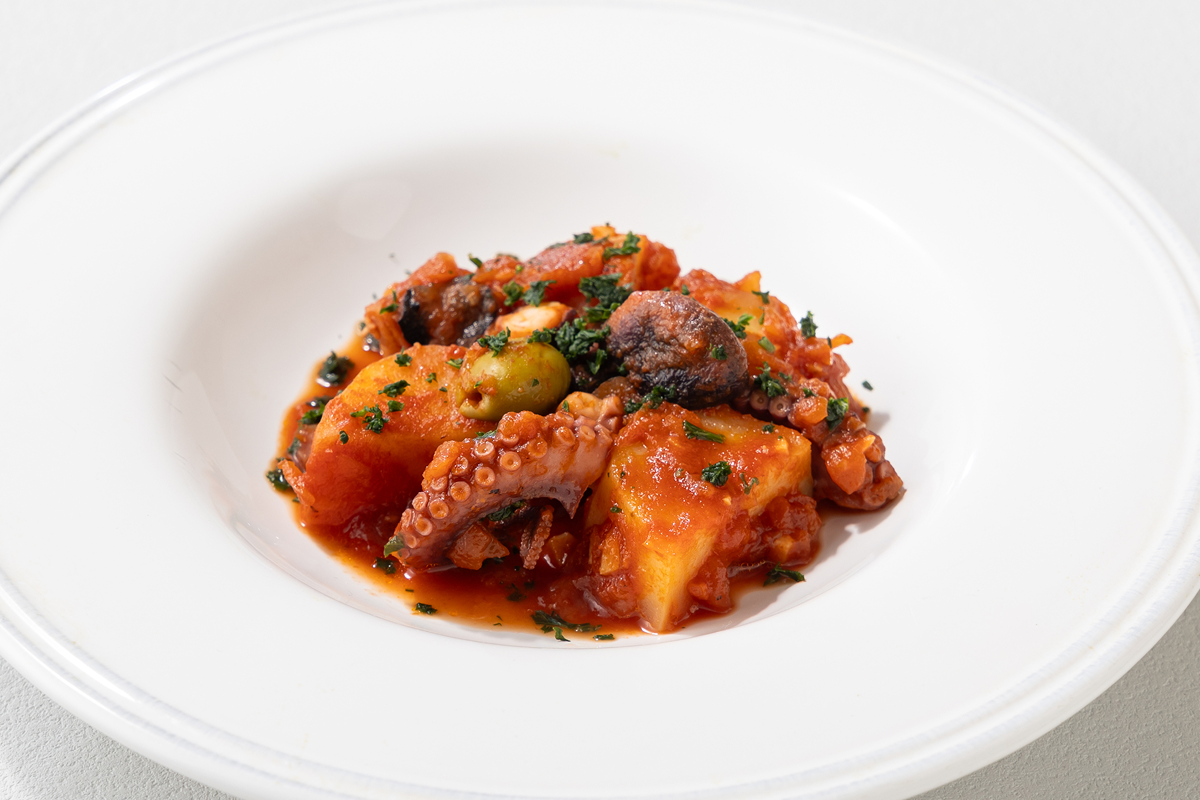 兵庫県産 明石だことじゃがいものトマト煮